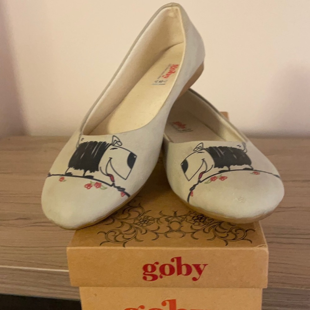 Goby beige faux leather flats with dog motif
